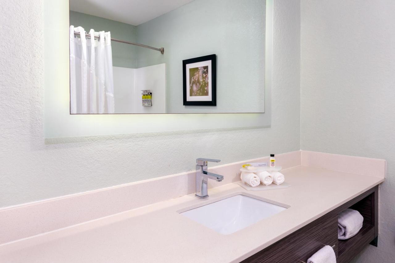 Standard Room at Holiday Inn Express & Suites Naples North - Bonita Springs by IHG