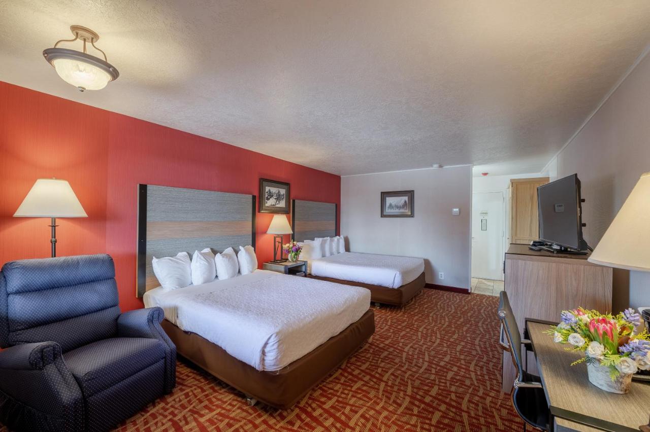 Standard Queen Room at 49'er Inn & Suites