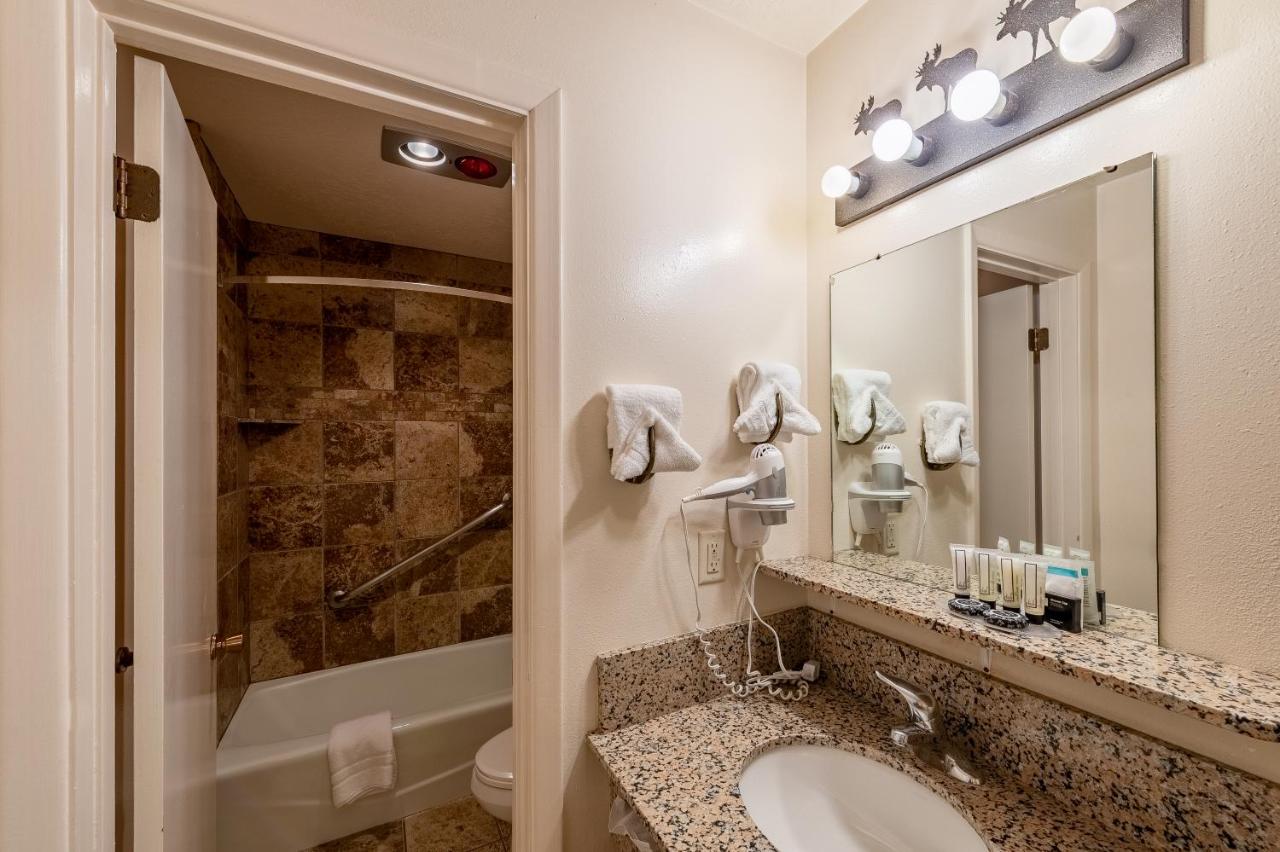 Standard Queen Room at 49'er Inn & Suites
