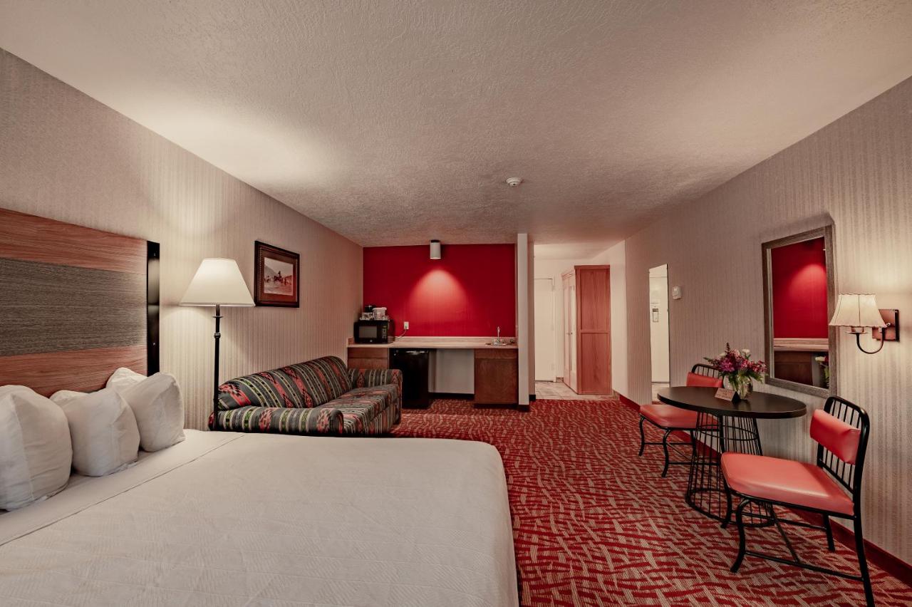 Studio Suite with Two Queen Beds at 49'er Inn & Suites