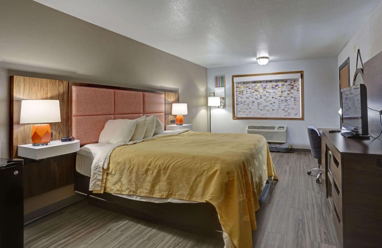 King Room - Accessible/Non-Smoking at Quality Inn Pierre - Fort Pierre