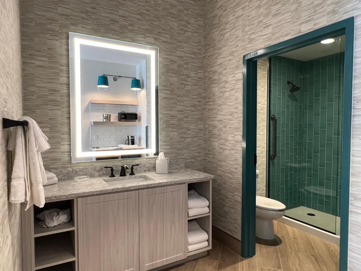 Deluxe King Room at The Lodge at Camp Margaritaville