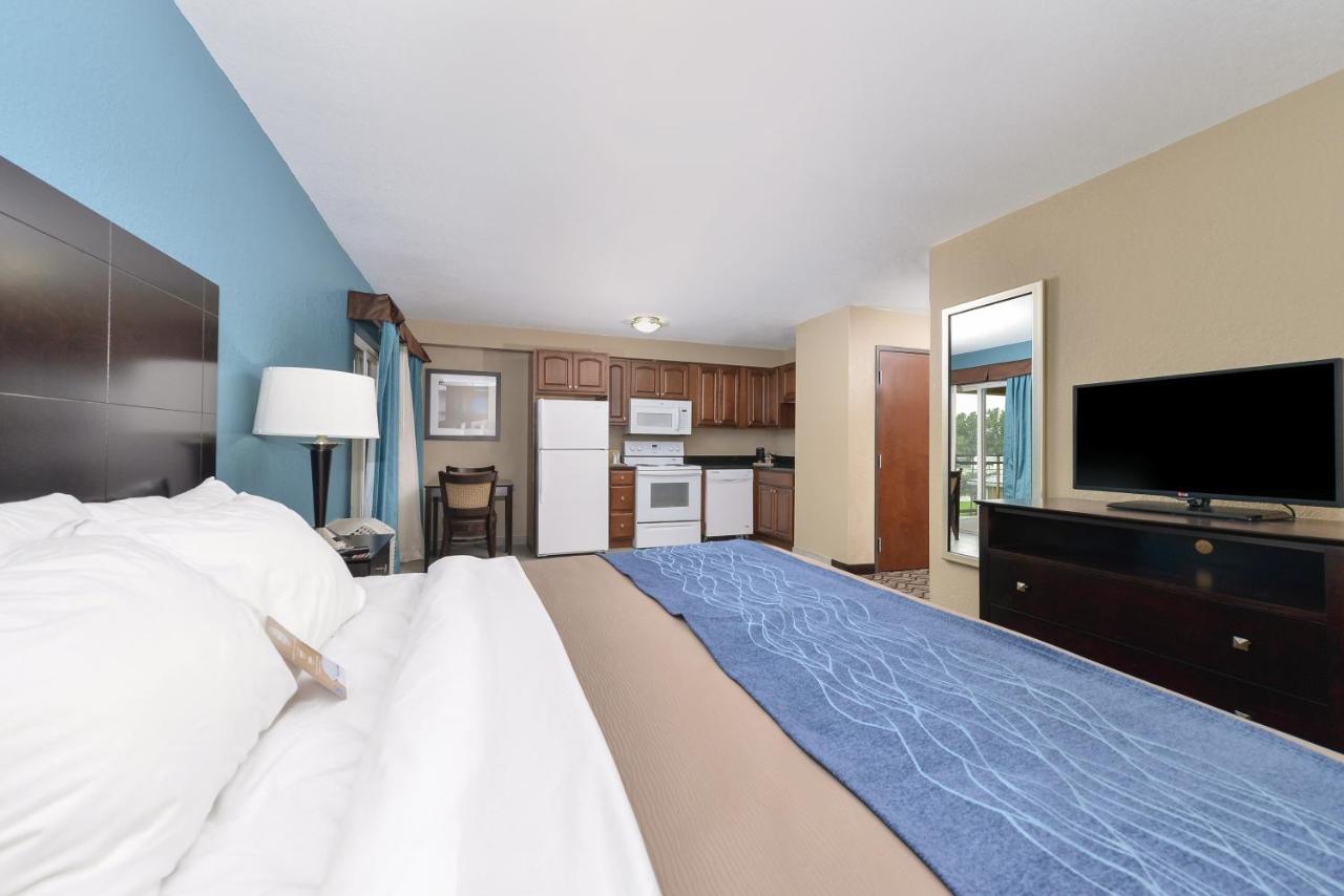 King Suite with Sofabed- Non Smoking at Comfort Inn & Suites Springfield I-55