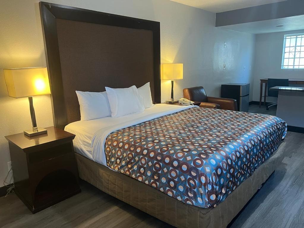  | GOLDSTAR INN MOTEL