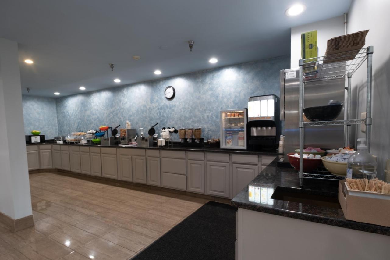 | Hilltop Inn & Suites - North Stonington