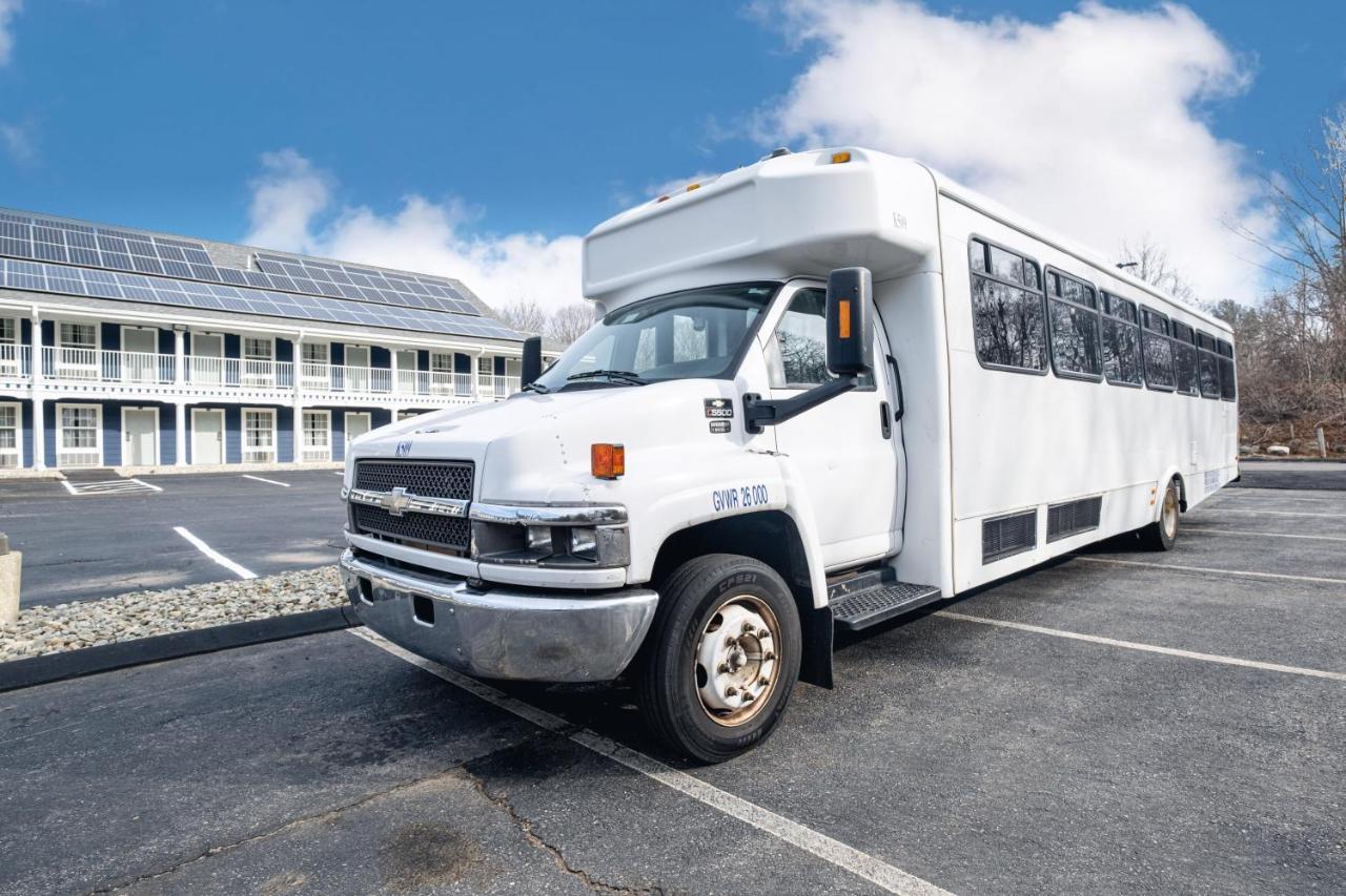 | Hilltop Inn & Suites - North Stonington
