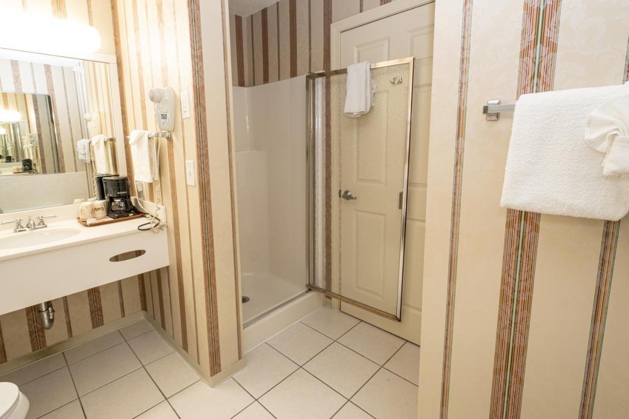 | Hilltop Inn & Suites - North Stonington