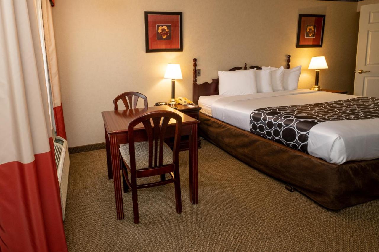 King Room - Non-Smoking at Hilltop Inn and Suites, near Foxwoods Casino