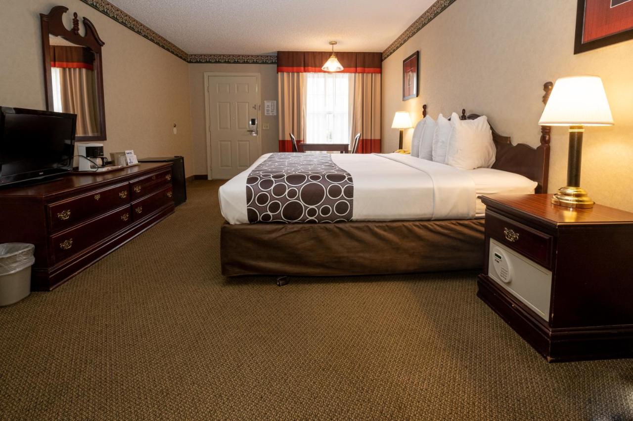| Hilltop Inn & Suites - North Stonington