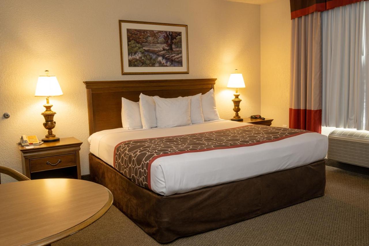 King Room with Hot Tub - Non-Smoking at Hilltop Inn and Suites, near Foxwoods Casino