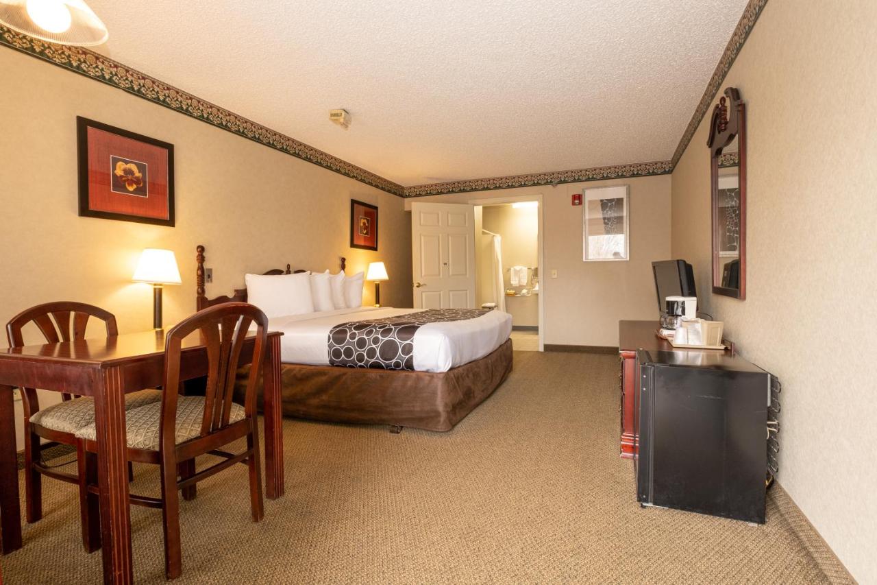 King Room - Non-Smoking at Hilltop Inn and Suites, near Foxwoods Casino
