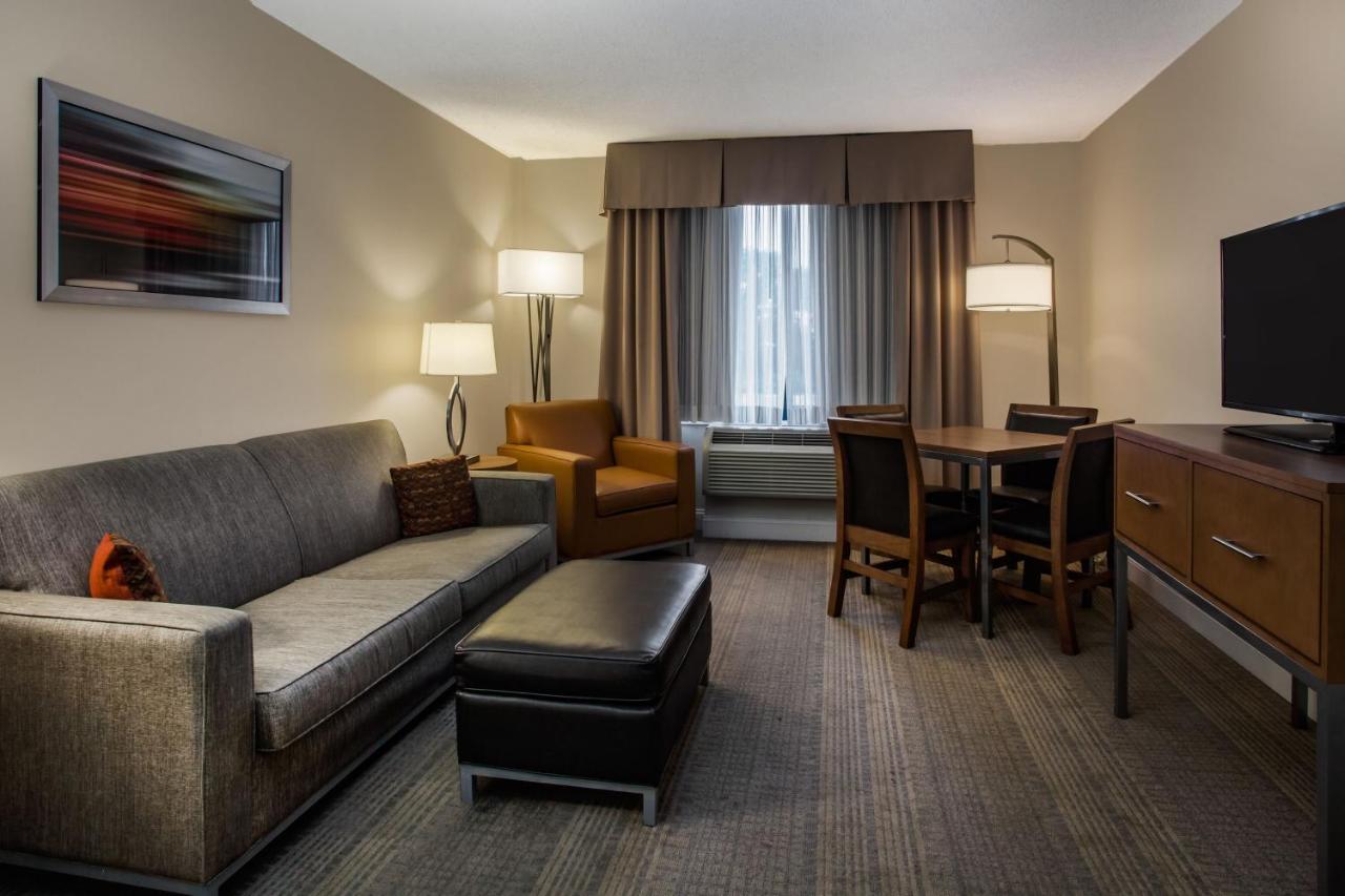 King Suite - Non-Smoking at Holiday Inn Saratoga Springs, an IHG Hotel