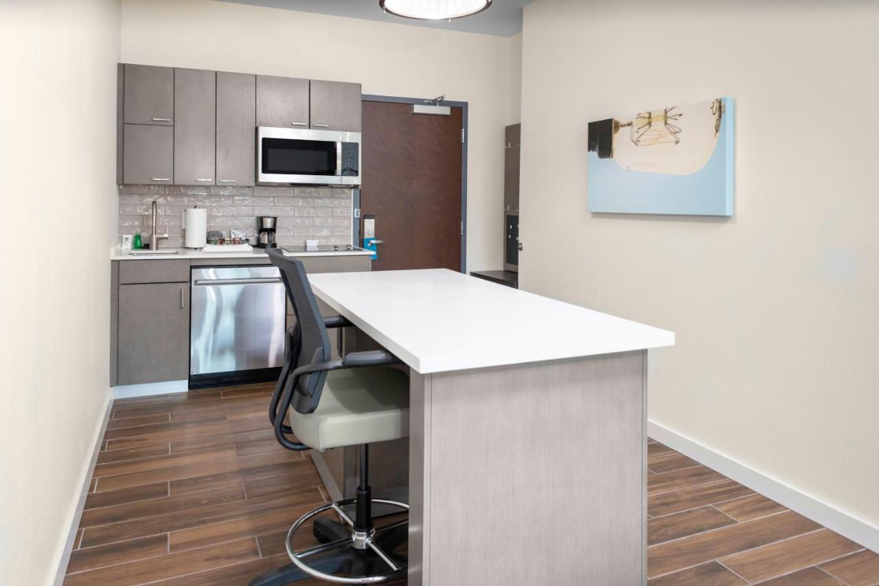 King Studio at Hyatt House Charlotte/Rea Farms