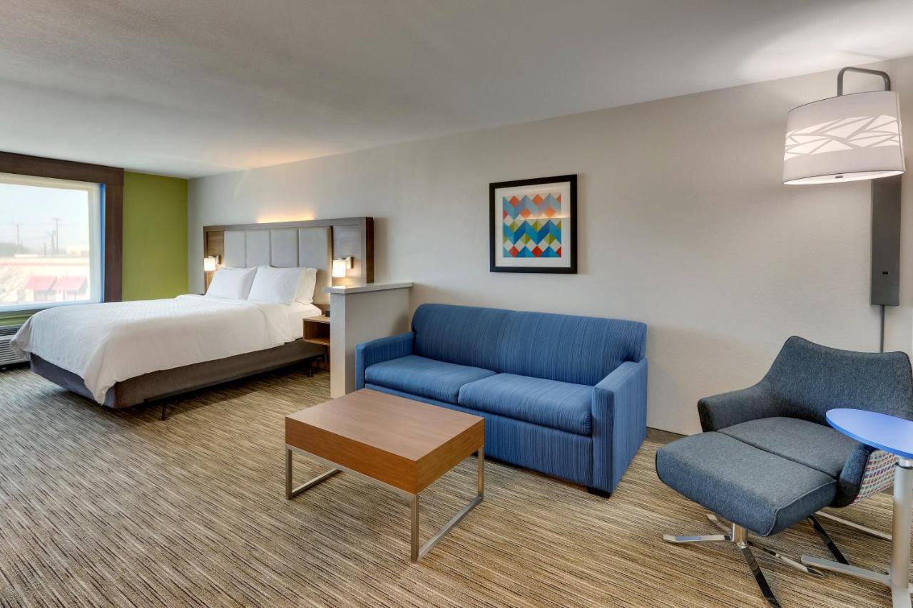 King Suite - Non-Smoking at Holiday Inn Express & Suites Lake Worth by IHG