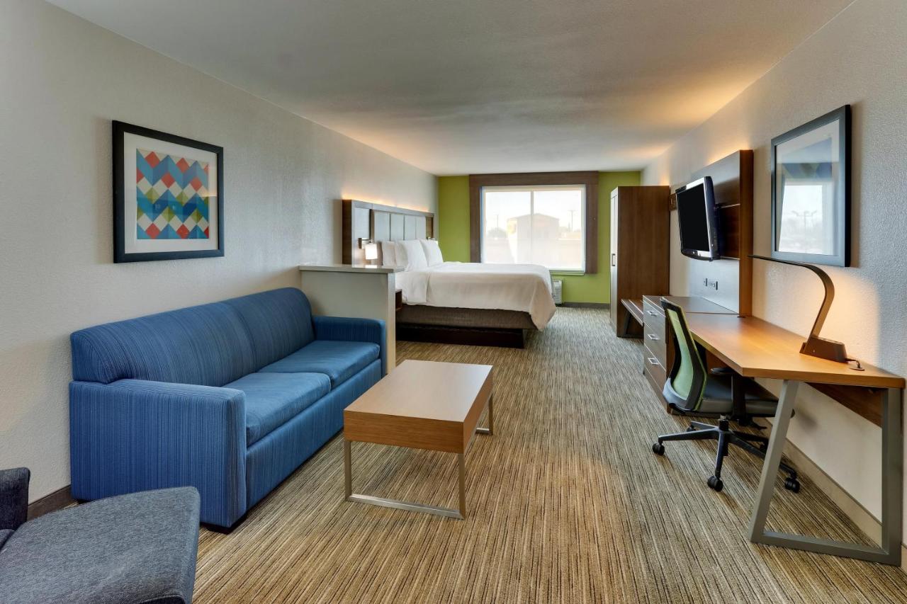 King Suite - Non-Smoking at Holiday Inn Express & Suites Lake Worth by IHG