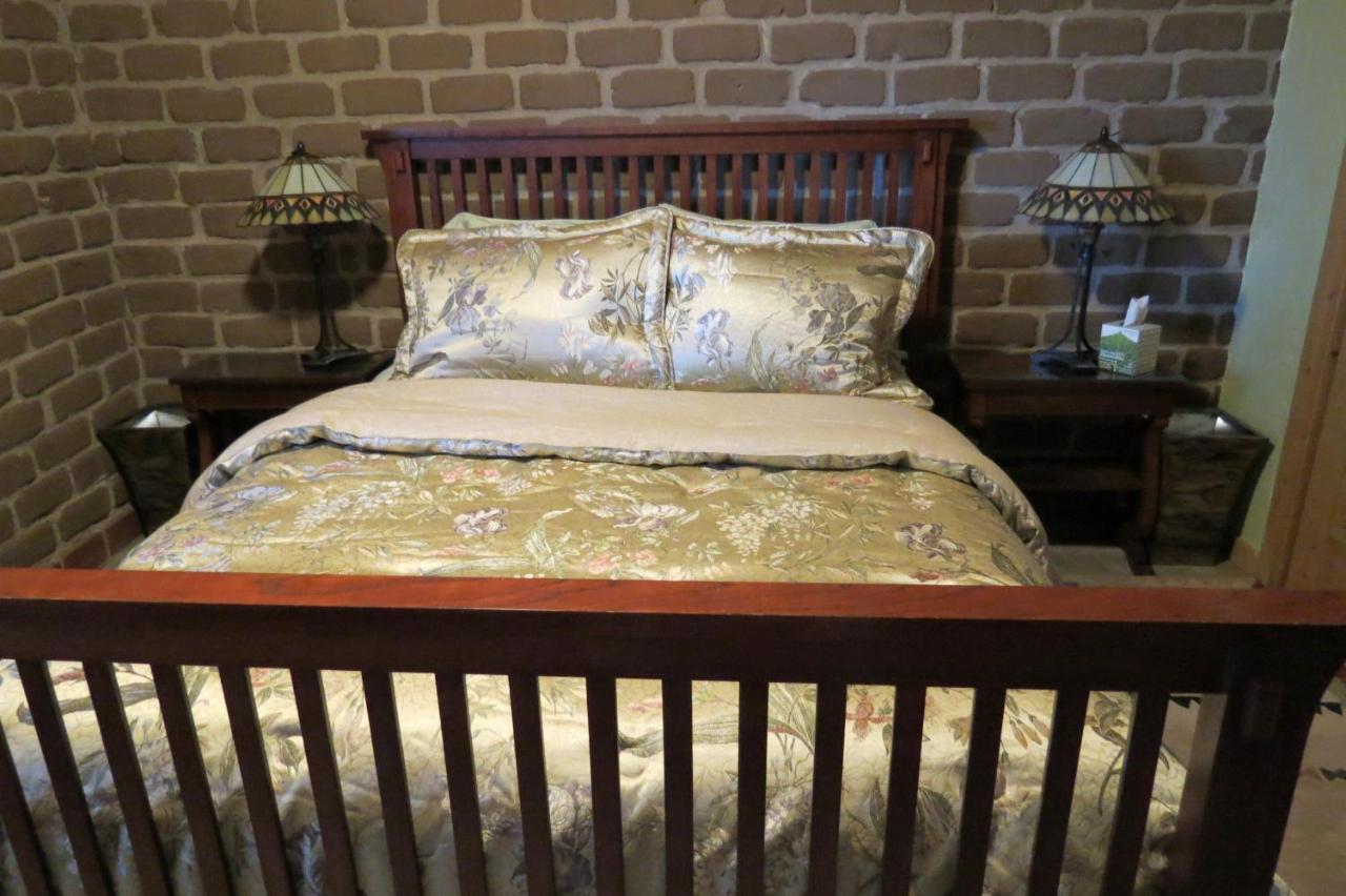 | Silver River Adobe Inn Bed and Breakfast