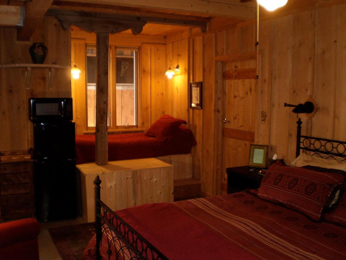 | Silver River Adobe Inn Bed and Breakfast
