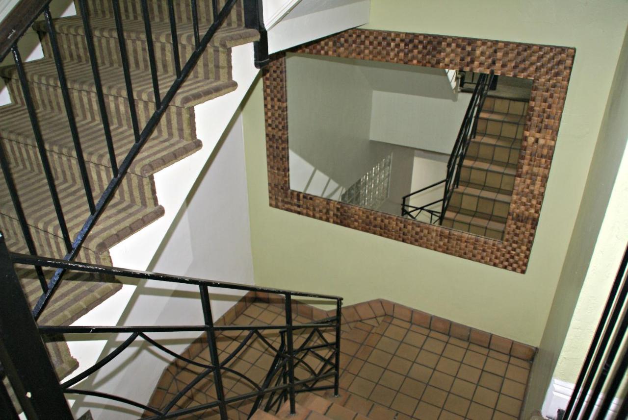  | South Beach Plaza Hotel