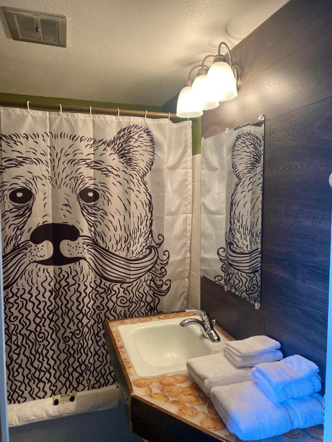 | Moosehead Lodge