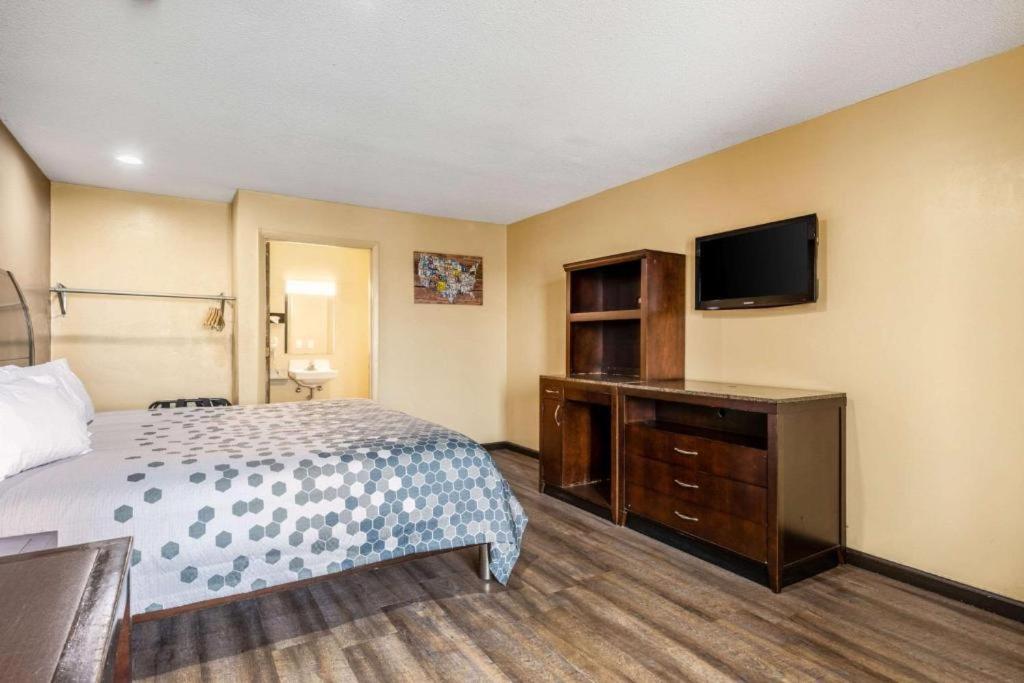 | Southern Inn and Suites