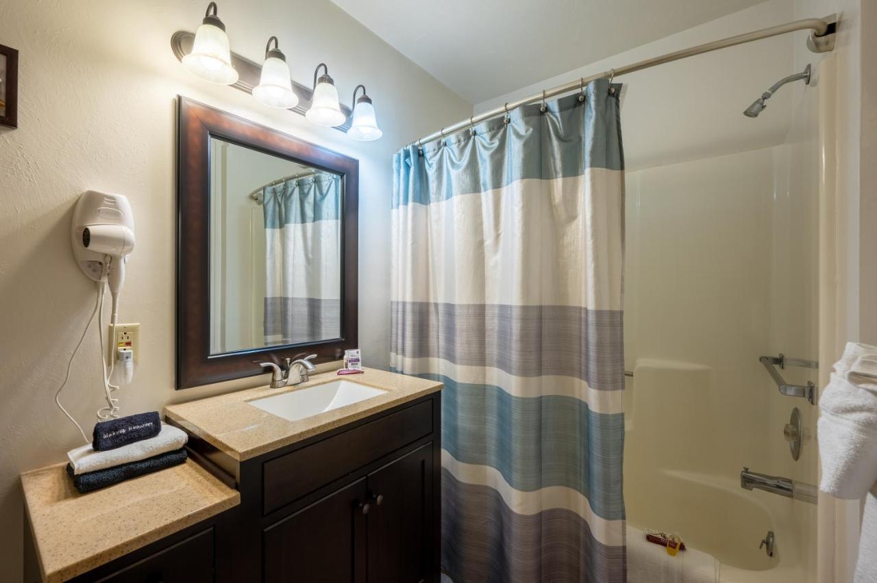 | Sister Bay Inn