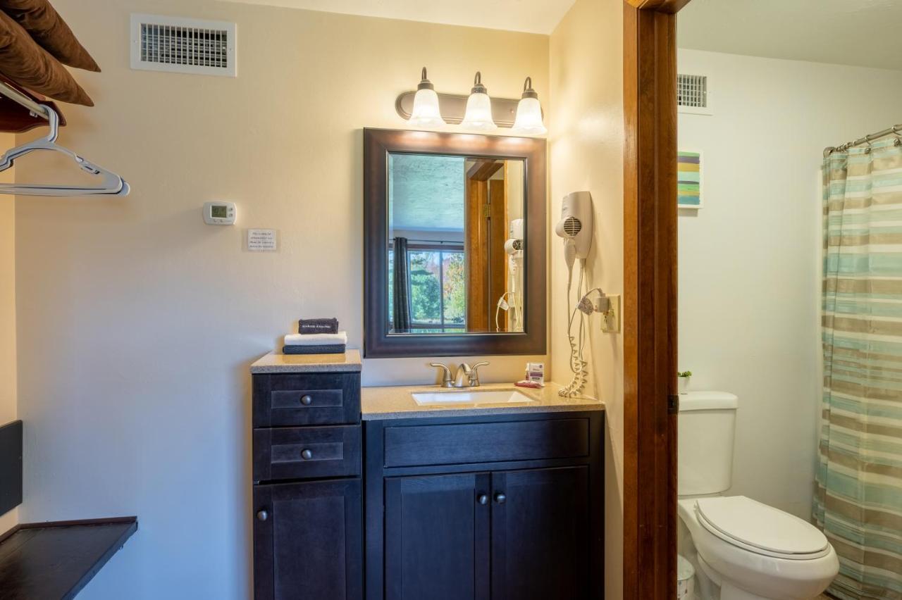| Sister Bay Inn