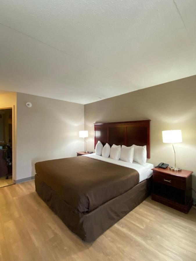 King Room - Non-Smoking at Clarion Inn and Suites Airport