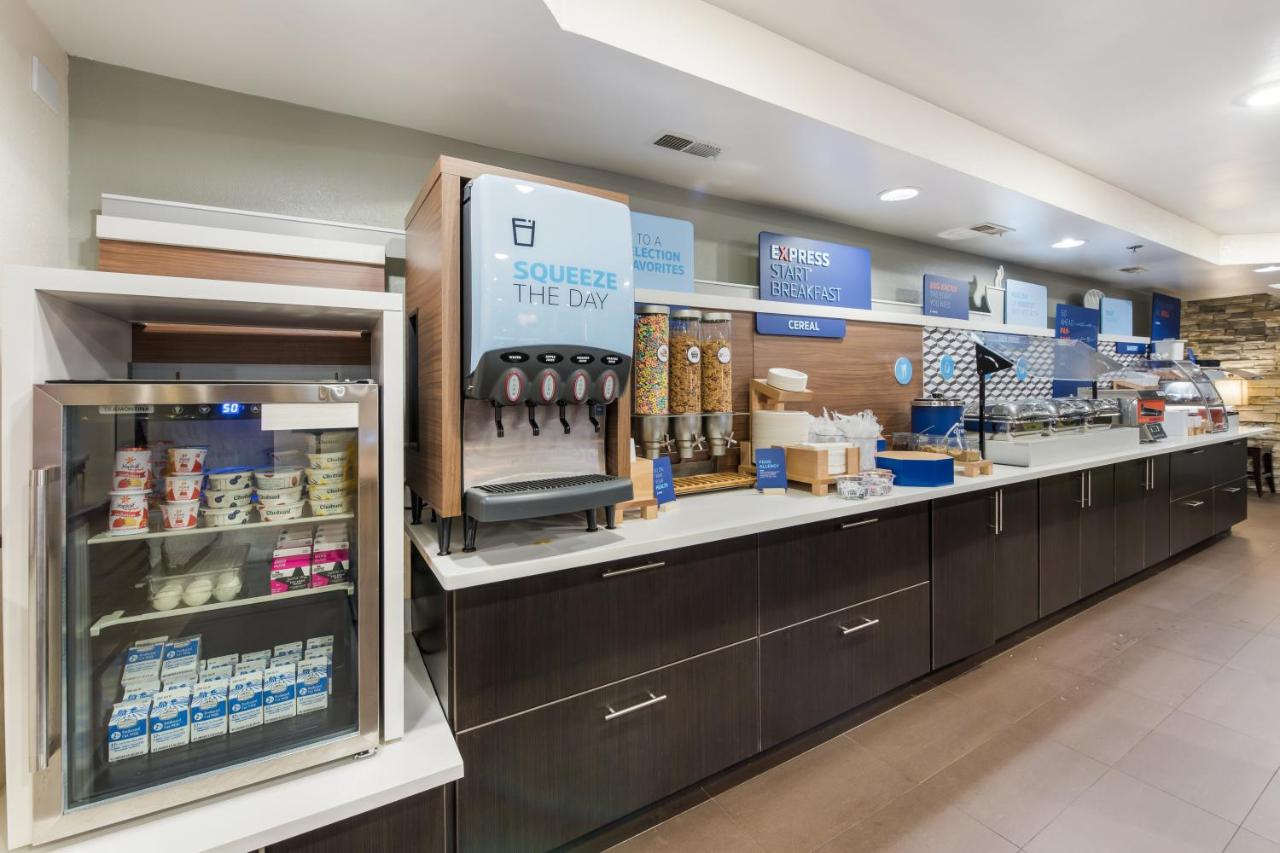 | Holiday Inn Express London-I-70, an IHG Hotel