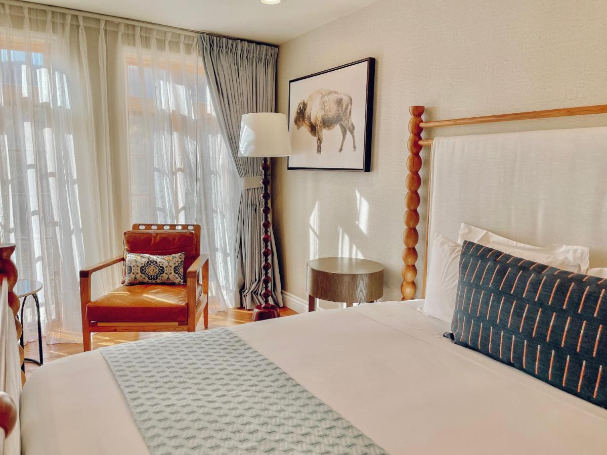 King Room with Mountain View at Zane Grey Pueblo Hotel