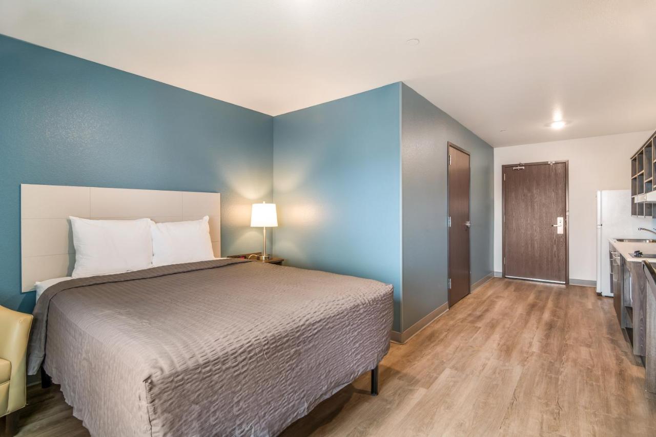 King Suite with Sofa Bed - Accessible/Non Smoking at WoodSpring Suites Broomfield-Westminster