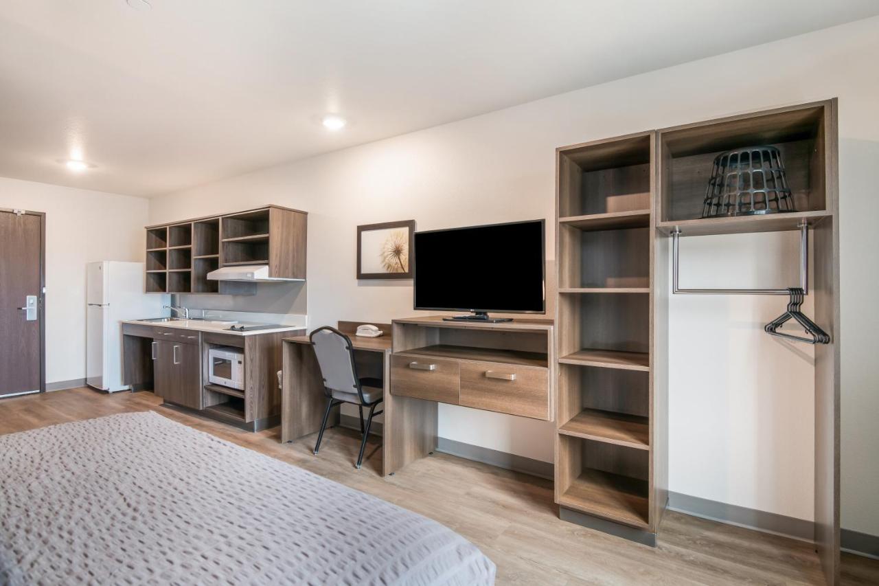 King Suite with Sofa Bed - Accessible/Non Smoking at WoodSpring Suites Broomfield-Westminster