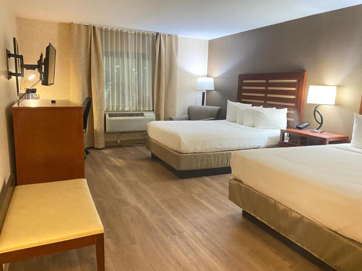 Standard Queen Room with Two Queen Beds at Wyndham Garden Grand Rapids Airport