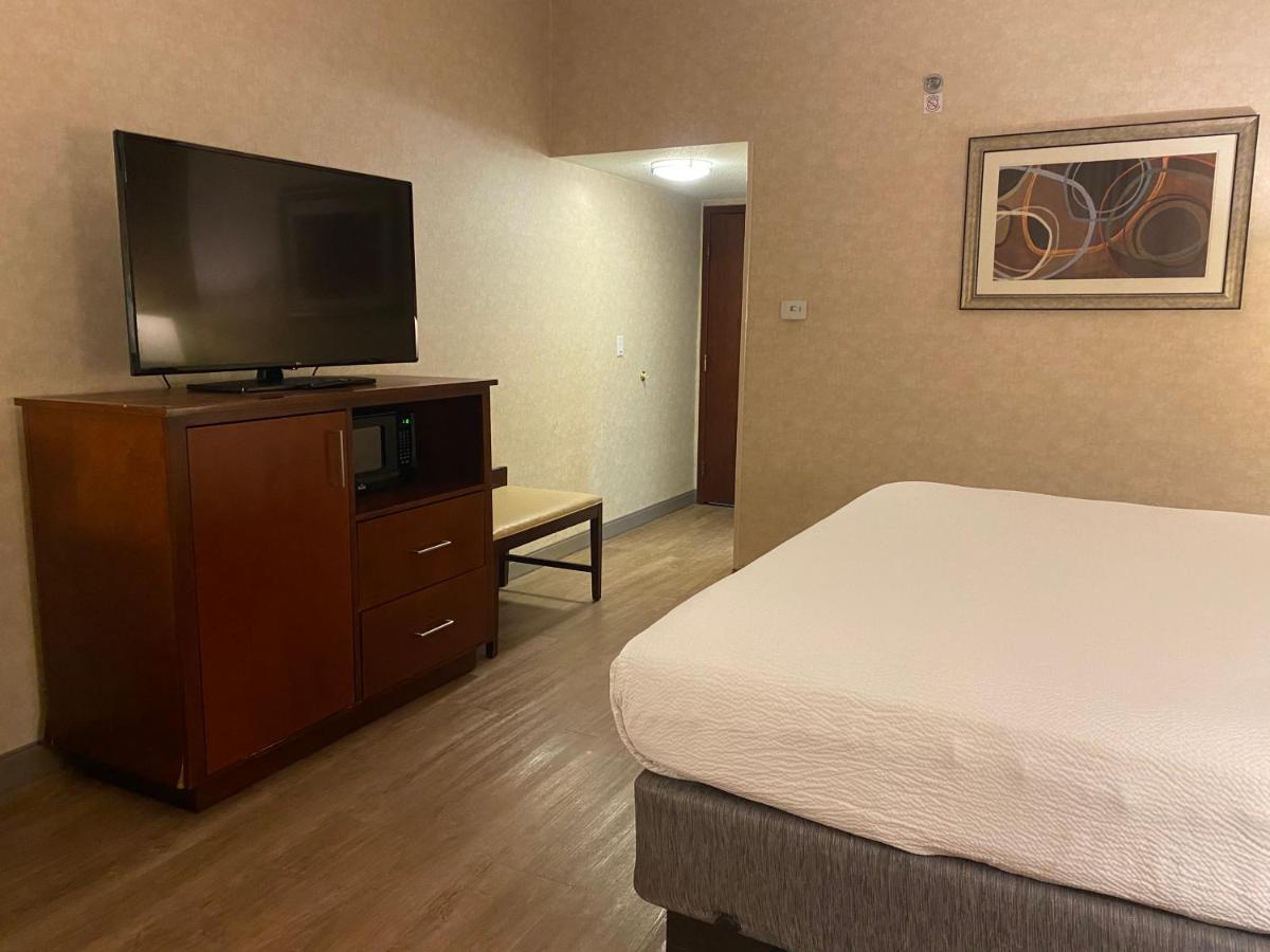 King Room - Disability Access at Wyndham Garden Grand Rapids Airport