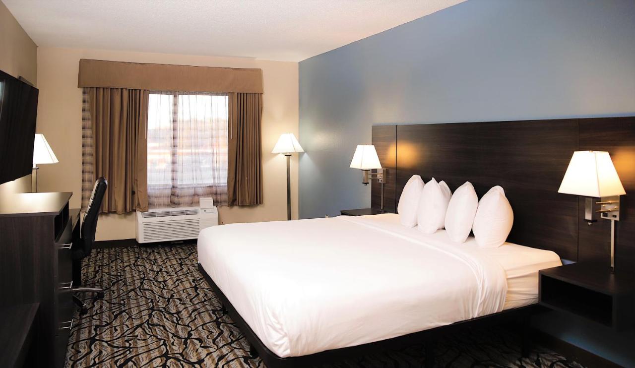 Deluxe Double Room at Baymont by Wyndham Jackson/Ridgeland