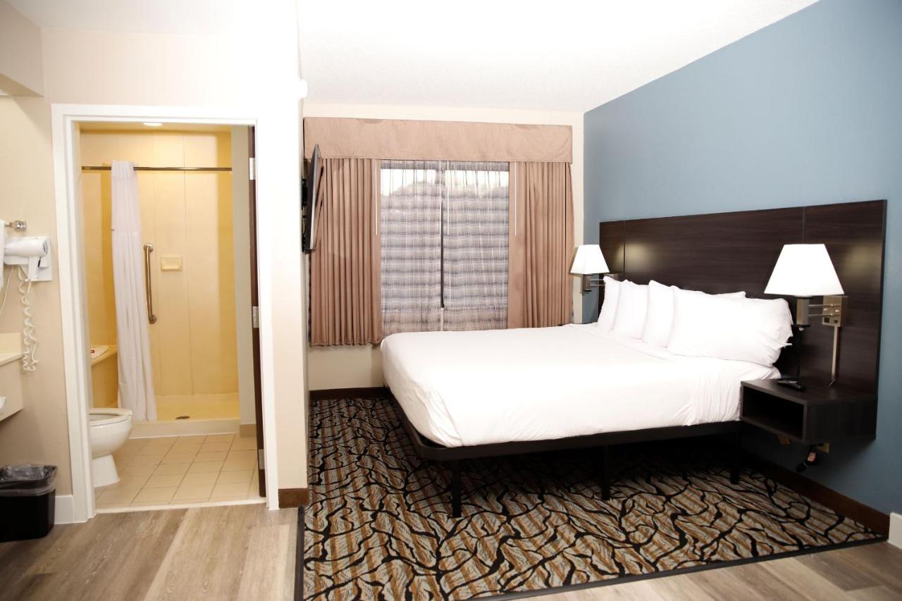 Studio King Suite - Non-Smoking at Baymont by Wyndham Jackson/Ridgeland