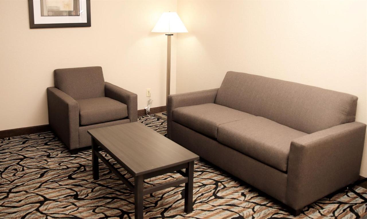 Studio King Suite - Non-Smoking at Baymont by Wyndham Jackson/Ridgeland