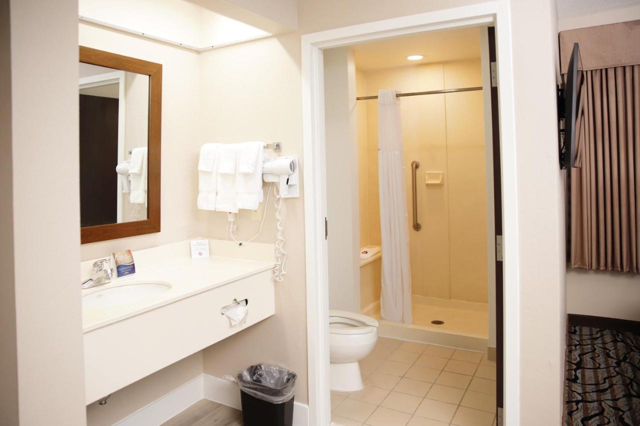 Studio King Suite - Non-Smoking at Baymont by Wyndham Jackson/Ridgeland