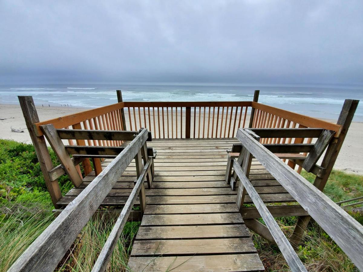 | Surfland Hotel