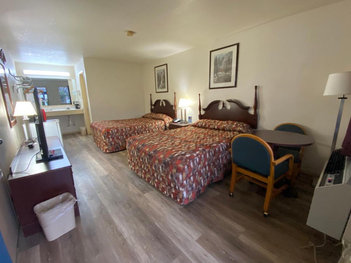 | El Rancho Motel