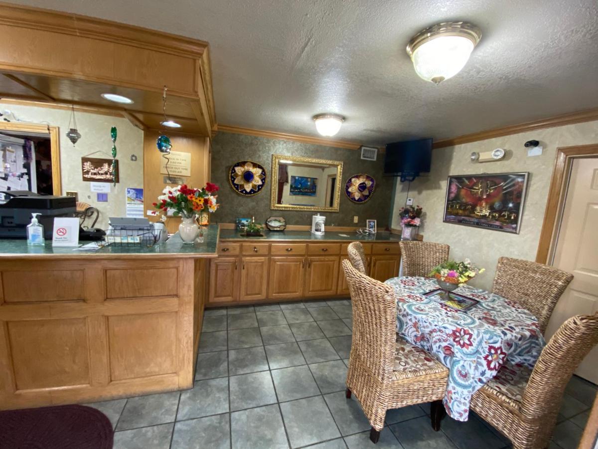 | El Rancho Motel