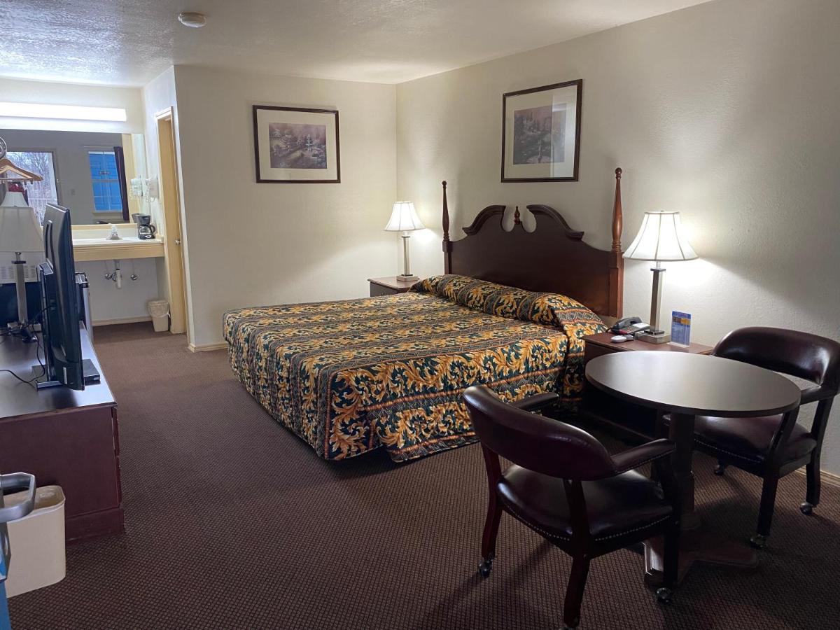 | El Rancho Motel