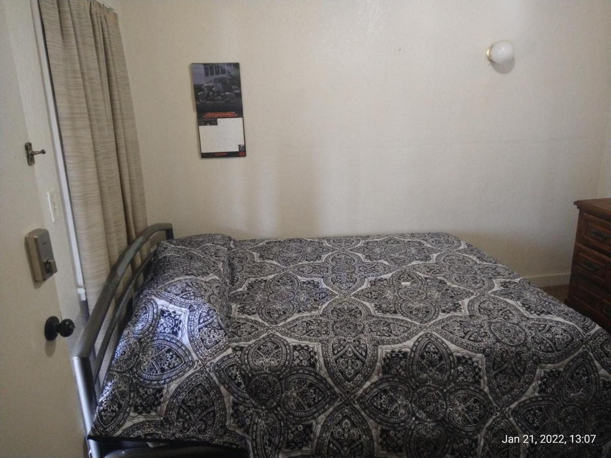 | Room in Lodge - Shasta Motel in Turlock, Ca