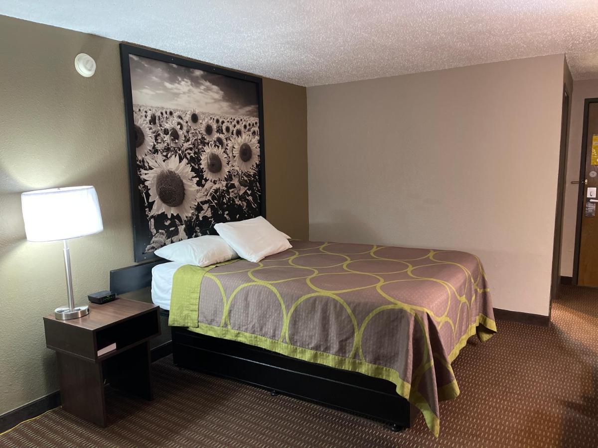 Queen Room - Non-Smoking at Super 8 by Wyndham Bismarck