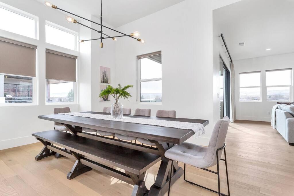 | Villa 20 - LUXURY GOLF VILLA, PET FRIENDLY! YEAR ROUND HEATED POOL AND HOT TUB