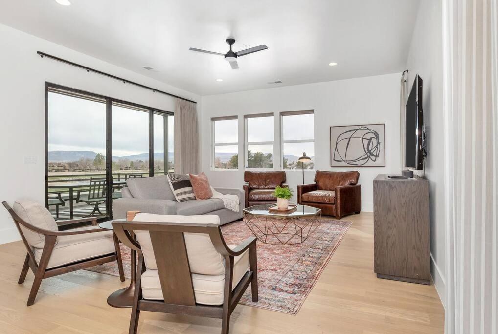 | Villa 20 - LUXURY GOLF VILLA, PET FRIENDLY! YEAR ROUND HEATED POOL AND HOT TUB
