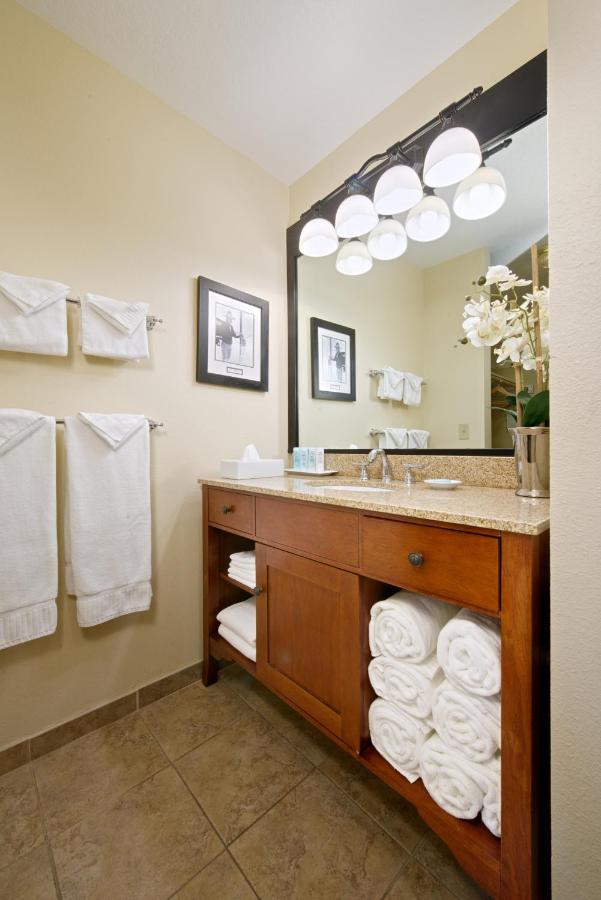 Studio Apartment with One Queen Bed at The Rockwell Inn