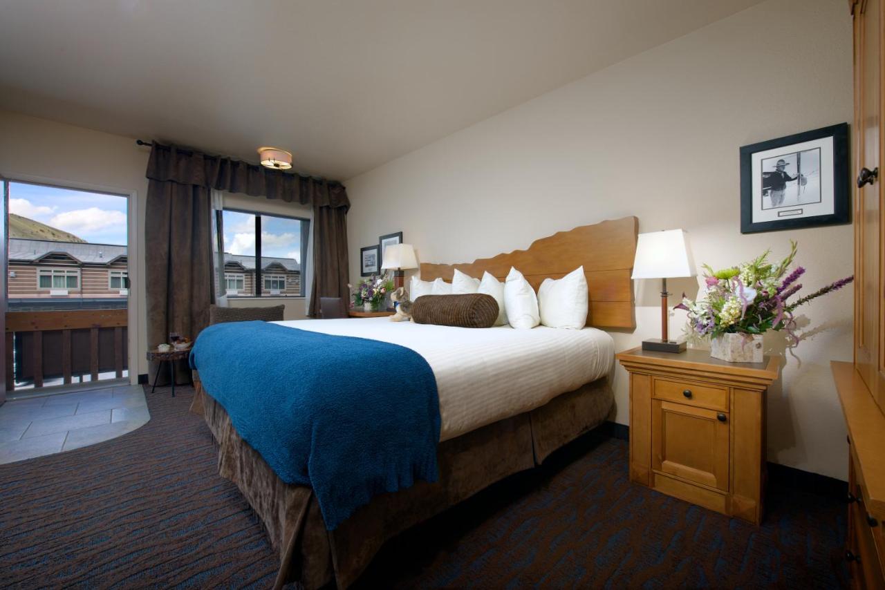 Courtyard King Room at The Rockwell Inn