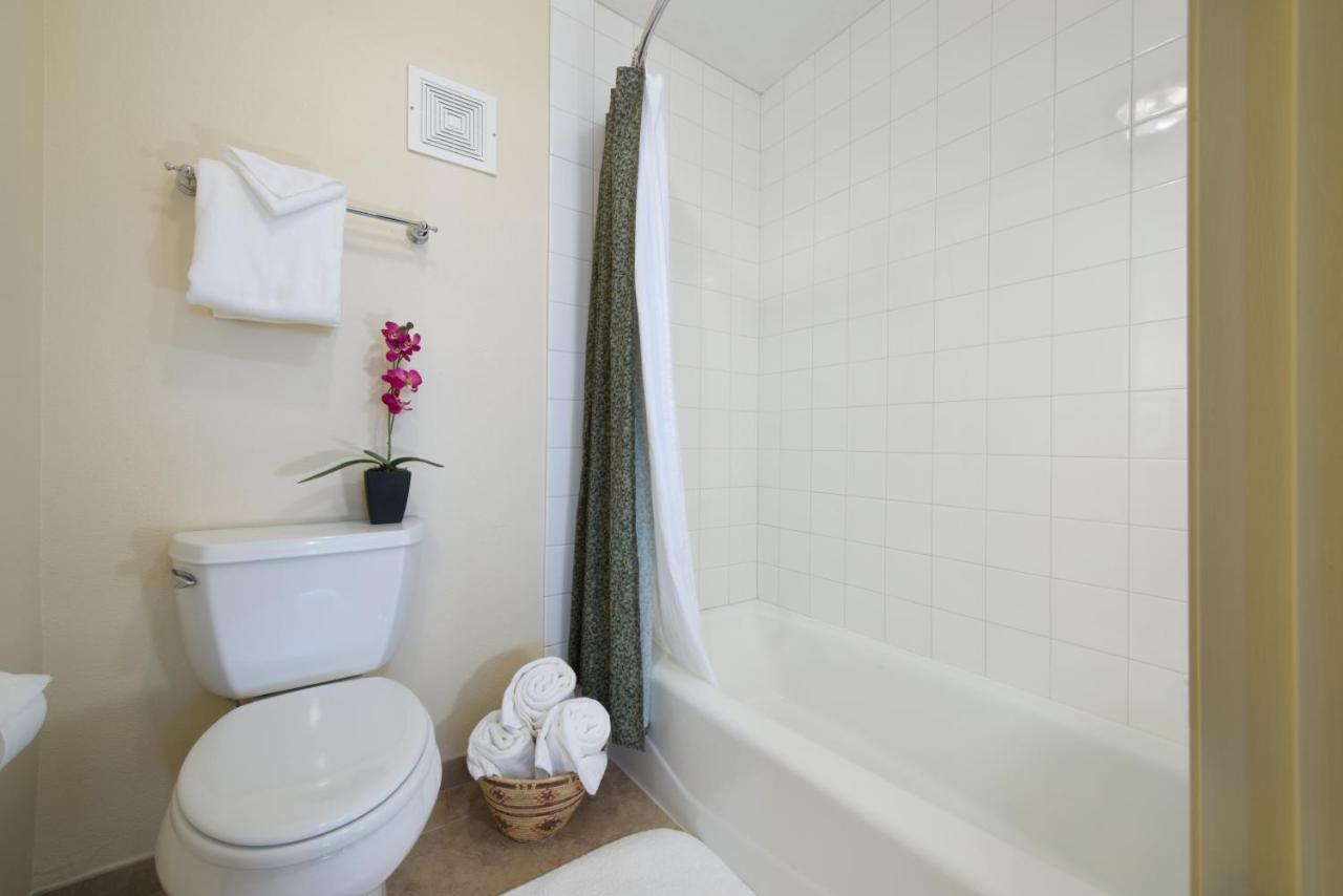 Studio Apartment with One Queen Bed at The Rockwell Inn