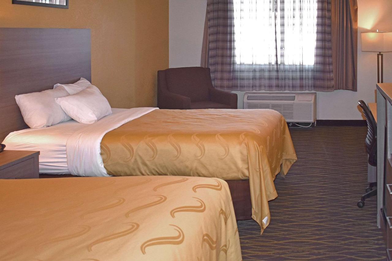 | Quality Suites Martinsburg