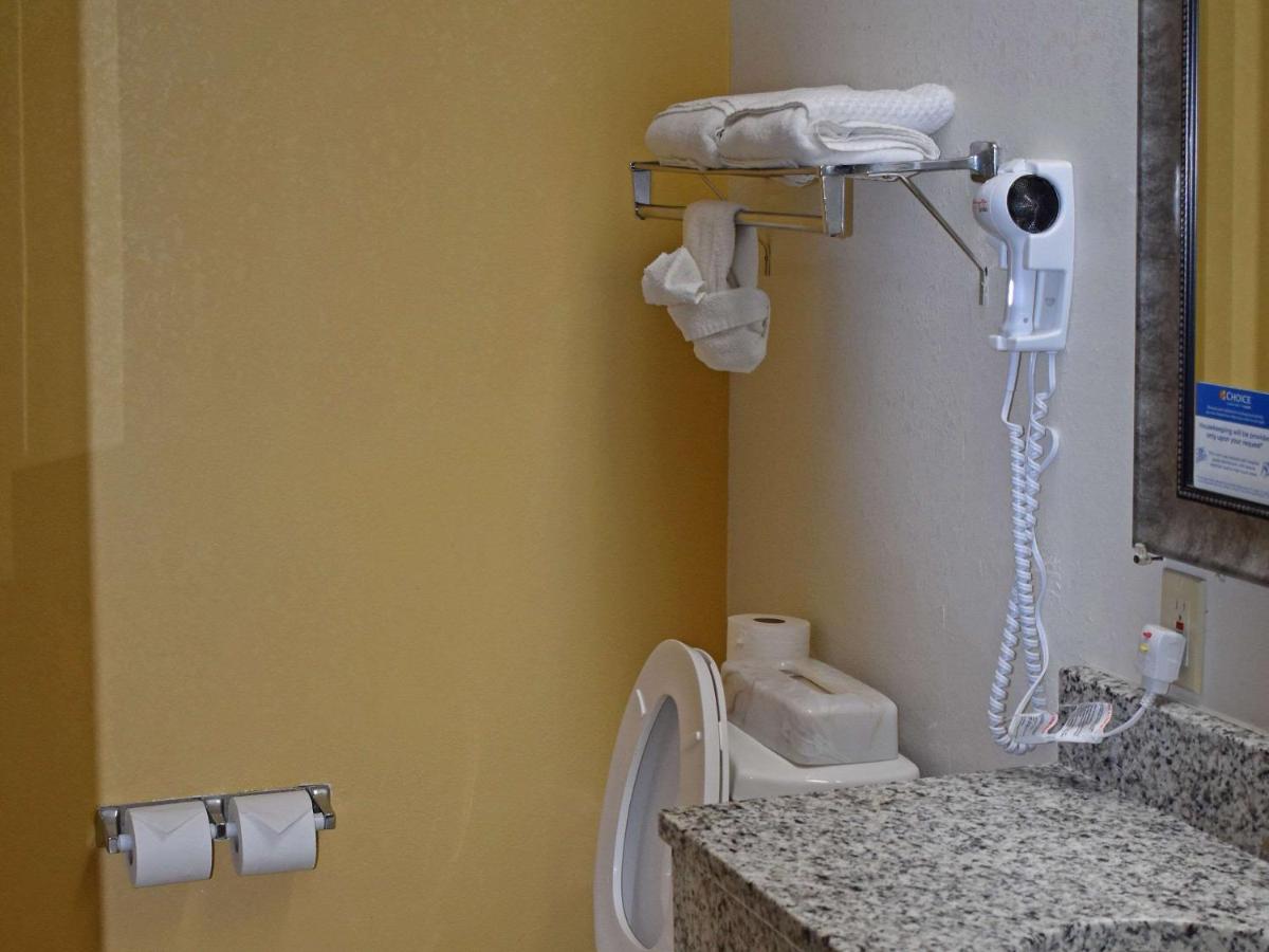 | Quality Suites Martinsburg